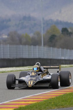 Mugello devre 1 Nisan 2007: bilinmeyen Mugello tarihi Festival süresince klasik F1 araba 1982 Lotus 91 John Player Team Lotus devre Mugello İtalya üzerinde çalıştıracağınız.