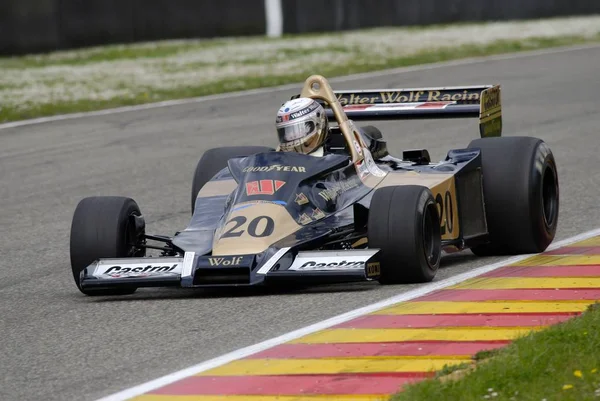 Mugello Circuit 1 April 2007: Classic F1 Car 1978 Wolf WR1 Ford Cosworth ex Jody Scheckter at Mugello Circuit in Italy during Mugello Historic Festival. — Stock Photo, Image