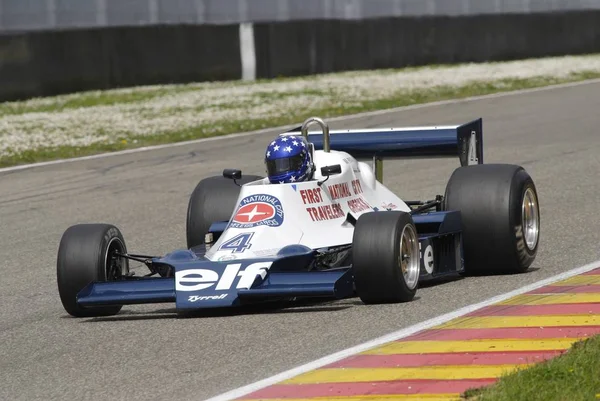 Mugello devre 1 Nisan 2007: bilinmeyen İtalya klasik F1 araba 1978 Tyrrell 008 ex Patrick Depailler Mugello devre Mugello tarihi Festival sırasında çalıştırmak. — Stok fotoğraf