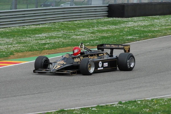 Mugello devre 1 Nisan 2007: bilinmeyen Mugello tarihi Festival süresince klasik F1 araba 1982 Lotus 91 John Player Team Lotus devre Mugello İtalya üzerinde çalıştıracağınız.