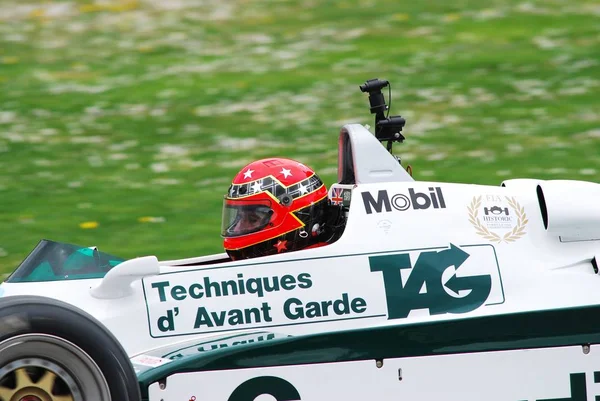 Mugello schaltung 1 april 2007: unbekannter lauf auf klassiker f1 auto 1982 williams fw 08 auf mugello schaltung in italien während des mugello historischen festivals. — Stockfoto