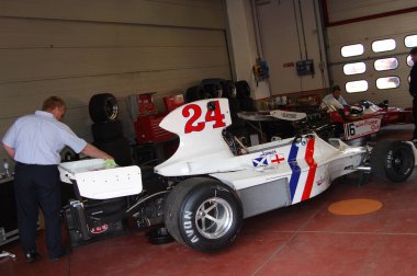 Mugello devre 1 Nisan 2007: bilinmeyen İtalya klasik F1 araba 1974 Hesketh 308 eski James Hunt Mugello devre Mugello tarihi Festival sırasında çalıştırmak.