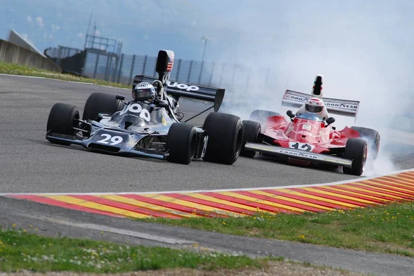 Κύκλωμα Mugello 1η Απριλίου 2007: άγνωστο τρέχει σε κλασικό F1 αυτοκινήτων 1974 σκιά Dn3 ex Τομ Πράις στο Mugello Circuit στην Ιταλία κατά τη διάρκεια Mugello ιστορική Φεστιβάλ. — Φωτογραφία Αρχείου