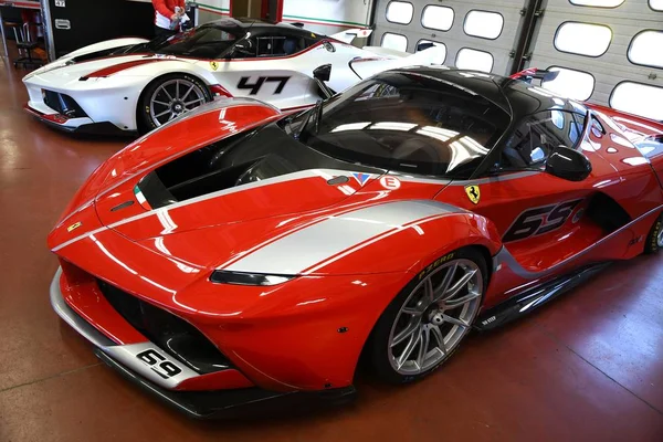 Муджелло, Італія - 26 жовтня 2017: Ferrari Fxx K під час Finali Mondiali Ferrrari 2017 - Xx програм в ланцюзі регіоні Муджелло — стокове фото