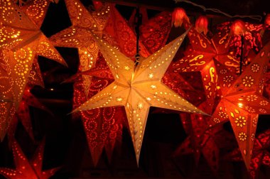 Noel süslemeleri bir pazarda. Xmas arka plan