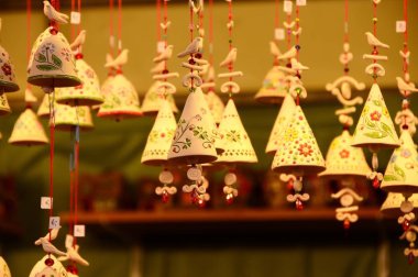 Florence, 2 Aralık 2017: Noel süsler içinde Noel çarşı. İtalya.