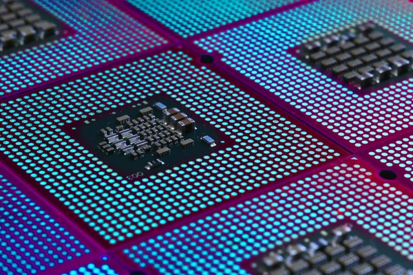 古いコンピューターの Cpu の整列 — ストック写真