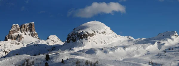 Mooi Landschap Van Mount Averau Passo Falzarego Italiaanse Dolomieten Winterseizoen — Stockfoto