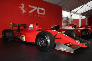 Mugello, bu Ekim, 2017: Ferrari F1 90 1990 Alain Prost ve Nigel Mansell, gösterinin Finali Mondiali Ferrari 2017 devre Mugello Ferrari yıldönümü 1947-2017 Paddock. İtalya