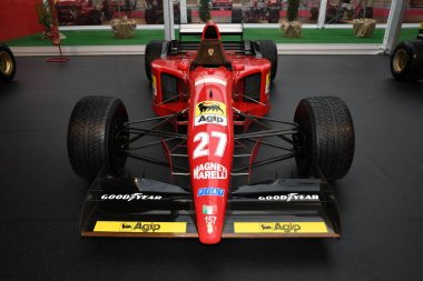 Mugello, bu Ekim, 2017: Ferrari F1 412 T2 1995 Gherard Berger ve Jean Alesi, gösterinin Finali Mondiali Ferrari 2017 devre Mugello Ferrari yıldönümü 1947-2017 Paddock. İtalya