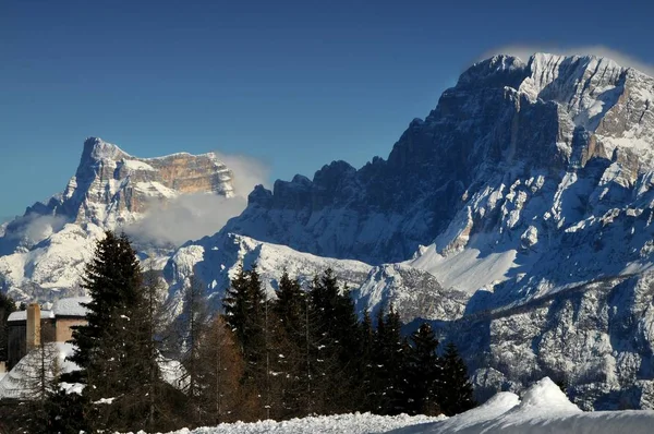 Krásná Krajina Pelmo Civetta Skupiny Modrou Oblohou Italských Dolomitech Trentino — Stock fotografie