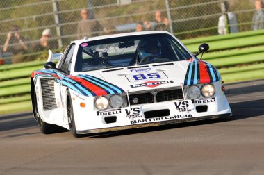 Imola Classic 22 Ekim 2016 - Lancia Beta - 1979 İtalya Imola Circuit, uygulama sırasında bilinmeyen tarafından tahrik.