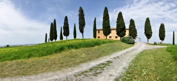 Pienza Italy April 2018 Farmhouse Villa Cipressini Tuscany Hill Cypress — Stock Photo, Image