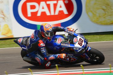 San Marino İtalya - 11 Mayıs 2018: Michael van der Mark Ned Yamaha Yzf R1 Pata Yamaha resmi Worldsbk takım, eylem üzerinde 11 Mayıs 2018 Imola Circuit, İtalya Superbike eleme oturumu sırasında.