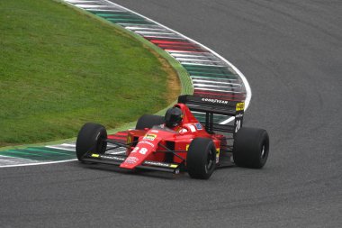 Mugello Pisti, 25 Ekim 2019: 1989 tarihli F1 Ferrari F189 Ferrari F189 eski Gerhard Berger - Nigel Mansell İtalya 'daki Mugello Pisti Finali Mondiali Ferrari 2019 sırasında görev başında.