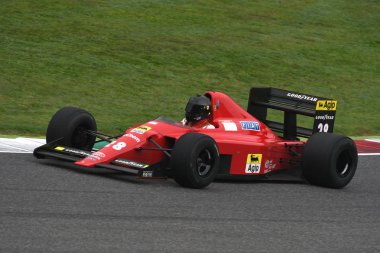 Mugello Pisti, 25 Ekim 2019: 1989 tarihli F1 Ferrari F189 Ferrari F189 eski Gerhard Berger - Nigel Mansell İtalya 'daki Mugello Pisti Finali Mondiali Ferrari 2019 sırasında görev başında.