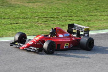 Mugello Pisti, 25 Ekim 2019: 1989 tarihli F1 Ferrari F189 Ferrari F189 eski Gerhard Berger - Nigel Mansell İtalya 'daki Mugello Pisti Finali Mondiali Ferrari 2019 sırasında görev başında.