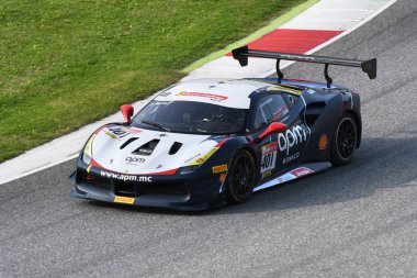 Mugello Circuit - İtalya, 25 Ekim 2019: Ferrari 488 yarışması Dünya Yarışı Finalleri sırasında İtalya 'da Mugello Pisti' nde.
