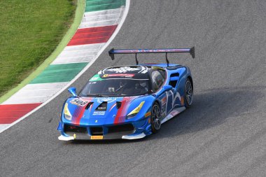 Mugello Circuit - İtalya, 25 Ekim 2019: Ferrari 488 yarışması Dünya Yarışı Finalleri sırasında İtalya 'da Mugello Pisti' nde.