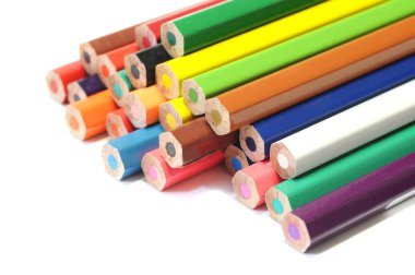 Arka plan olarak renkli kalemler. Kapatın. seçici odak.