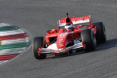 Mugello Pisti, 24 Ekim 2019: Ferrari F1 modeli F2005 eski Michael Schumacher - Rubens Barrichello İtalya 'daki Mugello Pisti Finali Mondiali Ferrari 2019 sırasında iş başında.