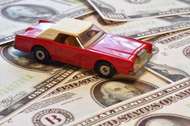 Para yerine araba minyatürleri. sigorta kavramı