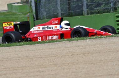 6 Mayıs 2018: İtalya 'daki Imola Pisti' nde Minardi Tarihi Günü sırasında tarihi Formula 1 1990 Scuderia Italya Dallara Bms F190 ile bilinmeyen bir çalışma.