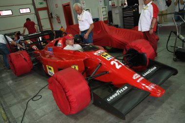 6 Mayıs 2018: tarihi 1989 Ferrari F1 Car Model 640 F189 eski Nigel Mansell / Gherard Berger İtalya 'daki Imola Pisti' nde Minardi Tarihi Günü 2018 sırasında.
