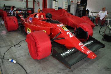 6 Mayıs 2018: tarihi 1989 Ferrari F1 Car Model 640 F189 eski Nigel Mansell / Gherard Berger İtalya 'daki Imola Pisti' nde Minardi Tarihi Günü 2018 sırasında.
