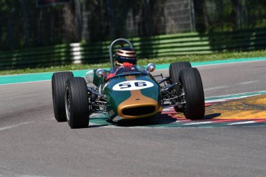 Imola, 27 Nisan 2019: İtalya 'daki Imola Pisti' nde düzenlenen Minardi Tarihi Günü 'nde tarihi Lotus Formülü faaliyet gösteriyor.