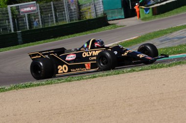 Imola, 27 Nisan 2019: Tarihi Formula 1 Wolf Wr8 1979 eski James Hunt İtalya'da Imola Circuit Minardi Historic Day 2019 sırasında eylem bilinmeyen tarafından tahrik.