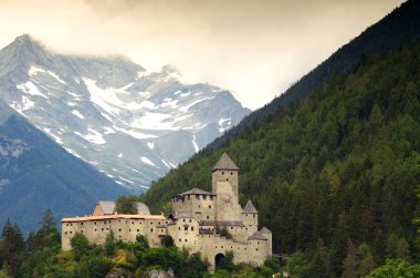 Brunico, Temmuz 2019 Campo Tures Taufers Şatosu, Valle Aurina, İtalya.