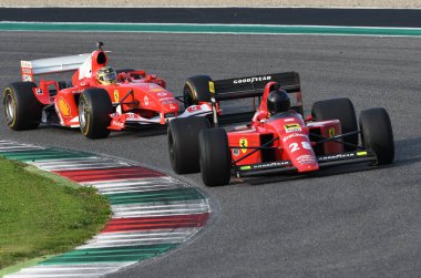 Mugello Pisti, 24 Ekim 2019: 1989 tarihli F1 Ferrari F189 Ferrari F189 eski Gerhard Berger - Nigel Mansell İtalya 'daki Mugello Pisti Finali Mondiali Ferrari 2019 sırasında görev başında.