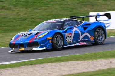 Mugello Circuit - İtalya, 25 Ekim 2019: Ferrari 488 yarışması Dünya Yarışı Finalleri sırasında İtalya 'da Mugello Pisti' nde.