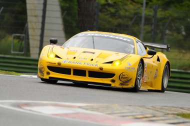 Imola, İtalya 17 Mayıs 2013: JMW Motorsport Takımı 'ndan Ferrari 458 Italia, Avrupa Le Mans Serisi - 3 Saat - Imola, İtalya