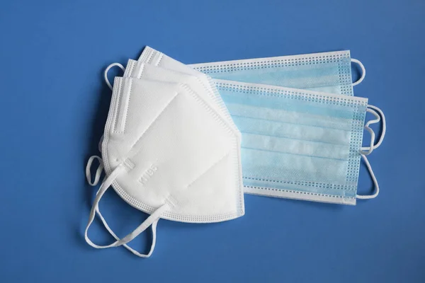 Wit Kn95 N95 Masker Met Antiviraal Medisch Masker Voor Bescherming — Stockfoto