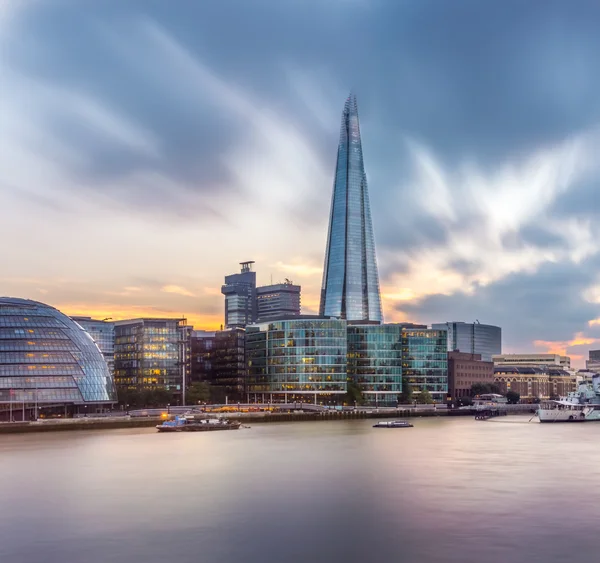 London Tower Bridge görüldüğü gibi manzarası — Stok fotoğraf