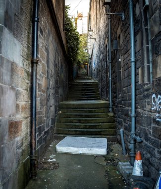 Dar karanlık alleyway