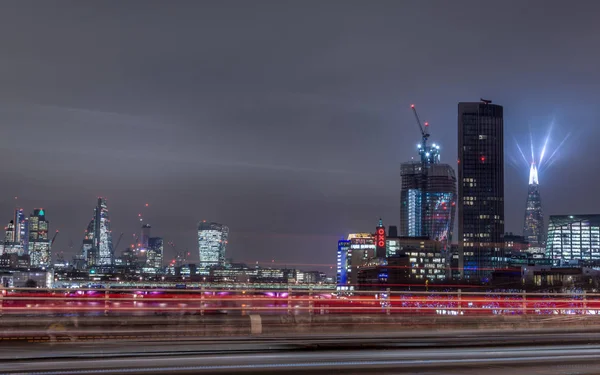 London, UK - December 13, 2016: London skyline at night — Stock Photo, Image