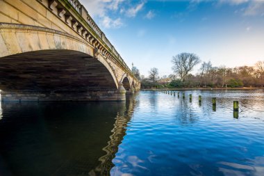 hyde park'ın serpantin Bridge'de