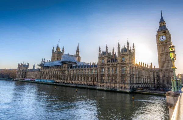 Big Ben und die Parlamentsgebäude in London — Stockfoto