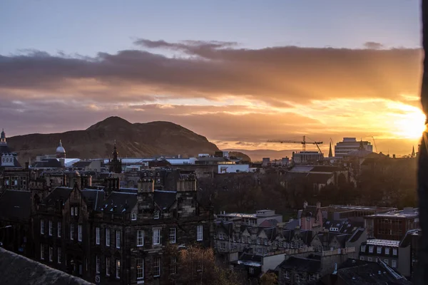 Lever de soleil sur Édimbourg — Photo