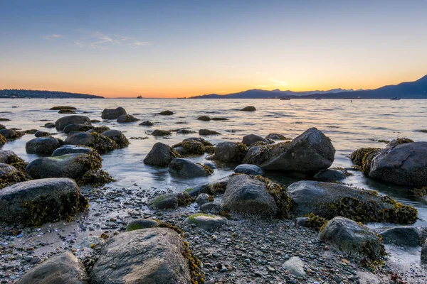 Закат на пляже Китсилано, Ванкувер, Канада — стоковое фото