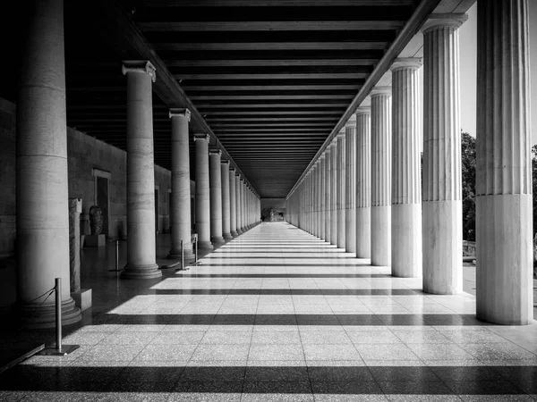 Sütun a ancient Agora (Forum) Attalos stoası