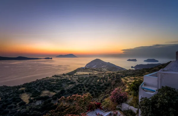 来自普拉卡镇的米洛斯岛，希腊看风景日落 — 图库照片