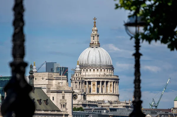 The iconic St Paul's Cathedral in London — Stock Photo, Image