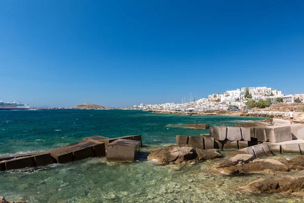 Naxos, Grécia - 12 de julho de 2019: Vista de Naxos capital Chora de — Fotografia de Stock