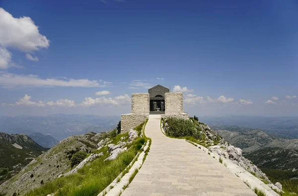 Karadağ dağlar iz Tapınağı