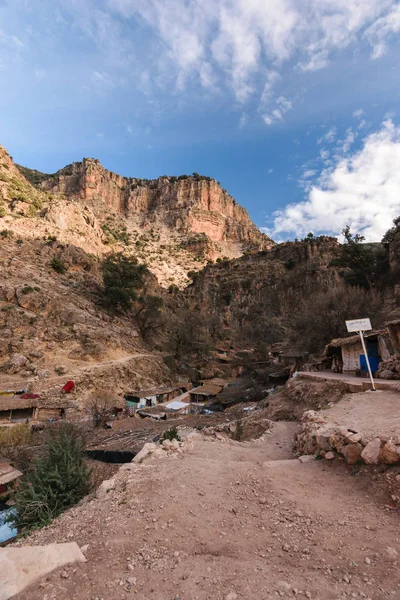 Village near the Sources d Oum er- Rbia, Atlas, Marruecos — Foto de Stock