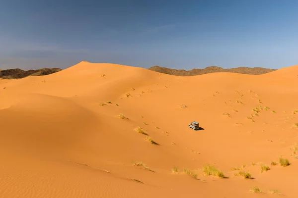 Samochodowe safari na pustyni, Ouzina, Maroko — Zdjęcie stockowe